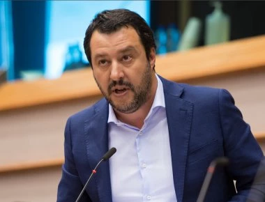 «Σύρραξη» Μ.Σαλβίνι με gay πρωθυπουργό Λουξεμβούργου: «Εσύ θέλεις μαύρους - Εμείς θέλουμε να κάνουμε τα δικά μας παιδιά»